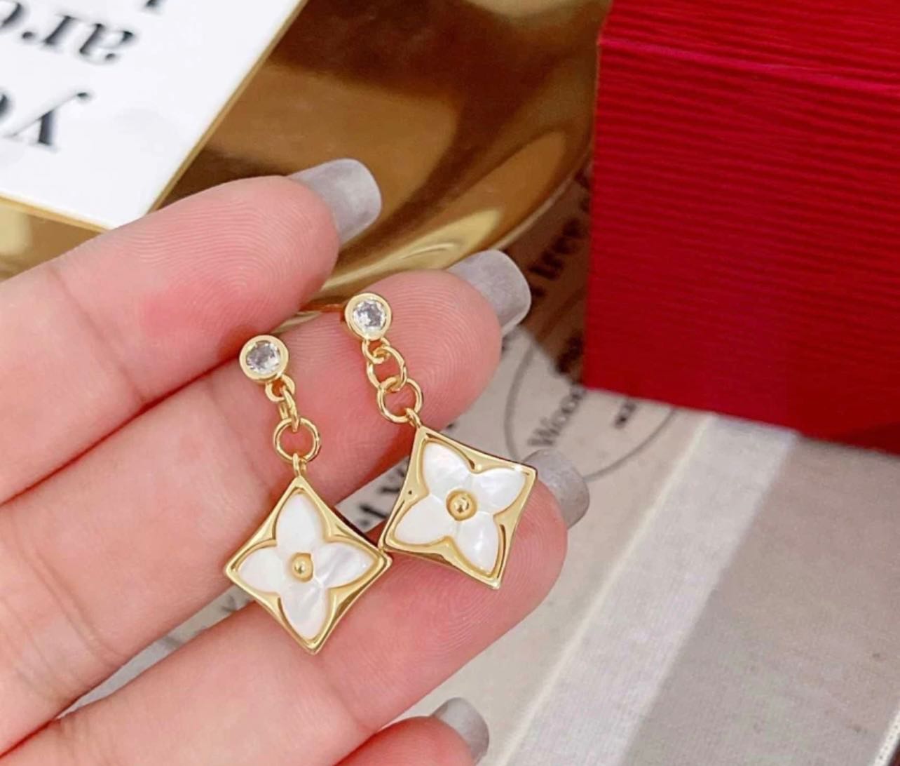 ต่างหู lv 