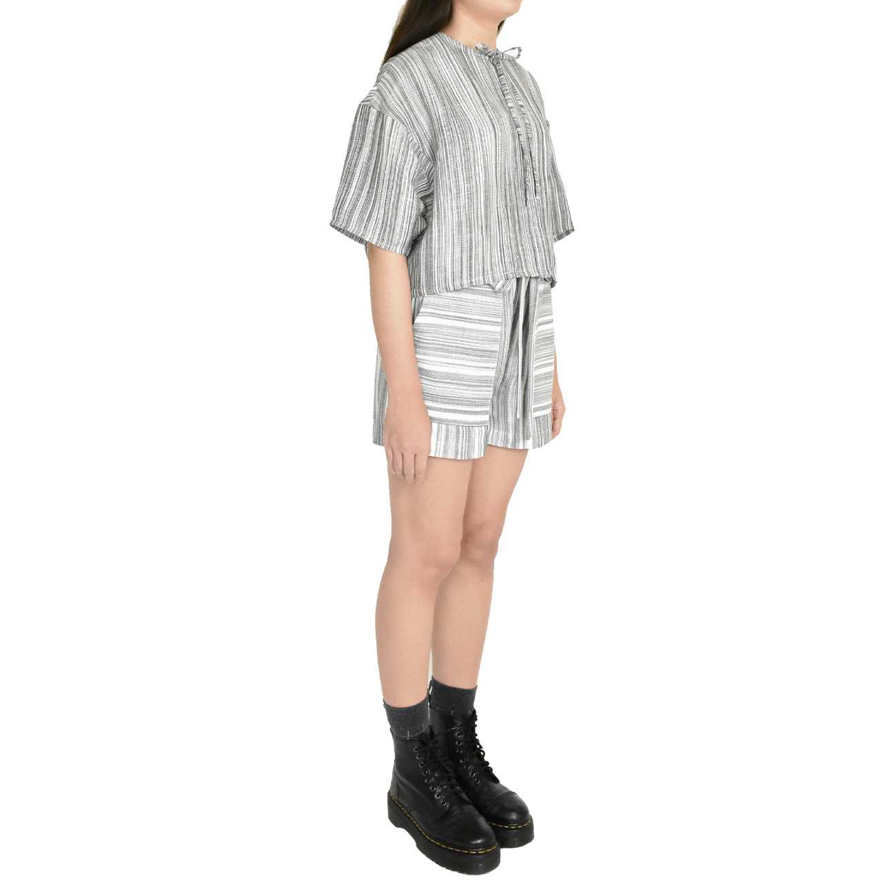 เสื้อเบลาส์ DoiTung Everyday SS24/BL23 Taupe & White #F