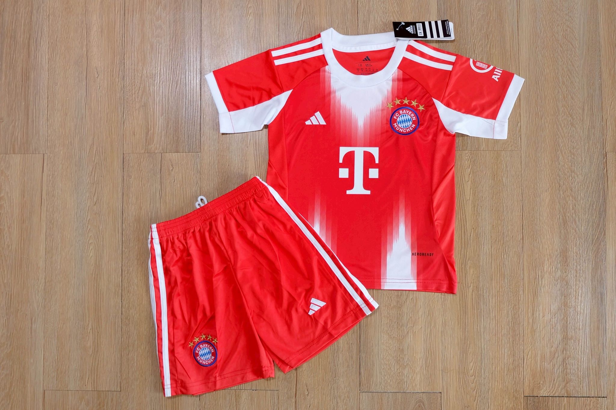 ชุดฟุตบอลเด็กบาเยิน เหย้า สีเเดง Fans Edition เกรดเเฟนบอล 2026
