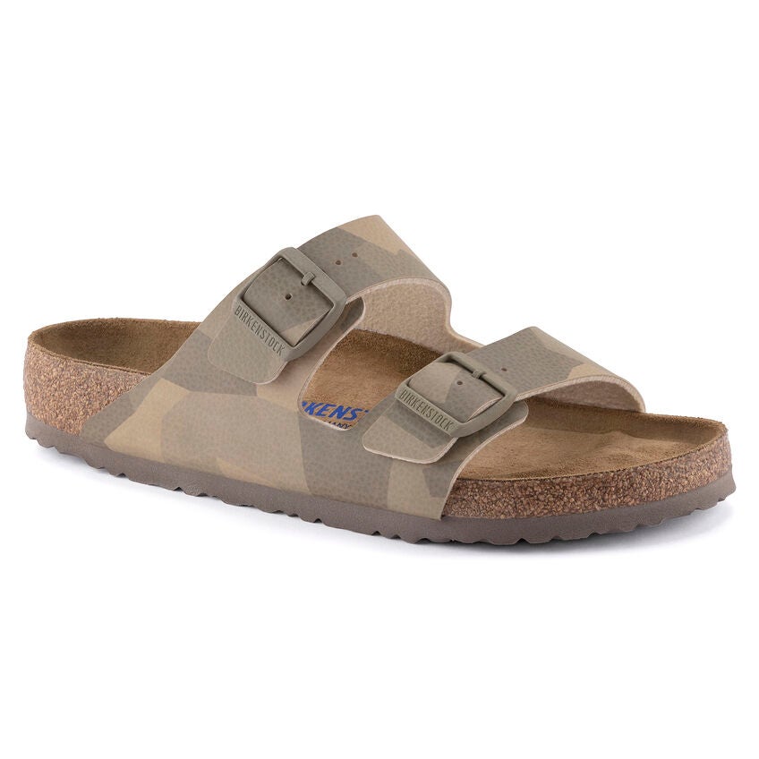 Birkenstock รองเท้าแตะ Unisex รุ่น Arizona สี Desert Soil Geo Camo Beige - 1024644 (regular)