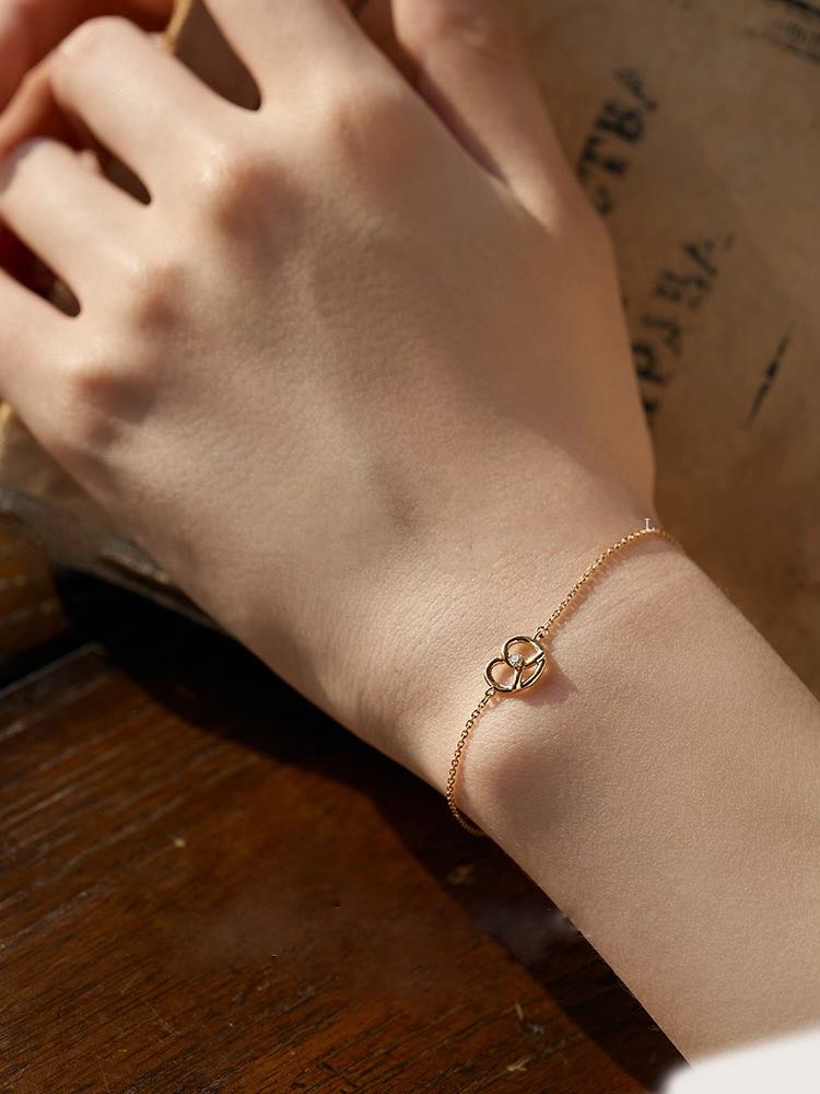 สร้อยข้อมือรุ้น 🥨 pretzel-ส่งฟรีs925