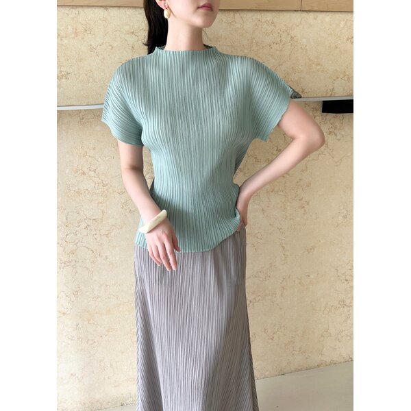 2MUAY รุ่น GJO1616 เสื้อพลีทคุณภาพ HIGH NECK SHORT SLEEVE PLEATED TOP สีเบจ FREE SIZE