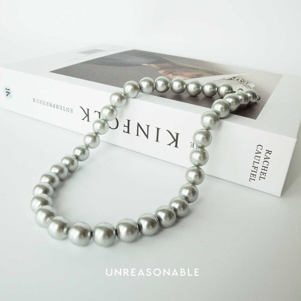 สร้อยคอมุกแก้ว 12 mm. ความยาว 16 นิ้ว สีเทาอ่อน UA0849-02 Unreasonable Accessories