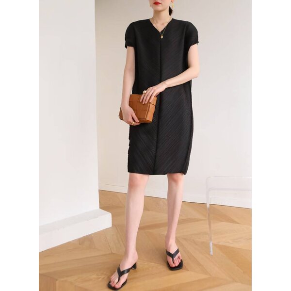 2MUAY รุ่น GJO8010 V NECK PLEAT DRESS เดรสผู้หญิง เดรสพลีทคุณภาพ 6สี FREE SIZE