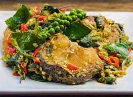 ผัดเผ็ดปลาช่อน Stir fried spicy snakehead fish