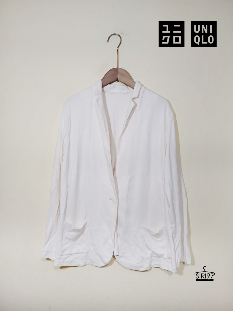 เสื้อสูทผ้ายืด แขนยาว Uniqlo สีครีม สภาพ85%