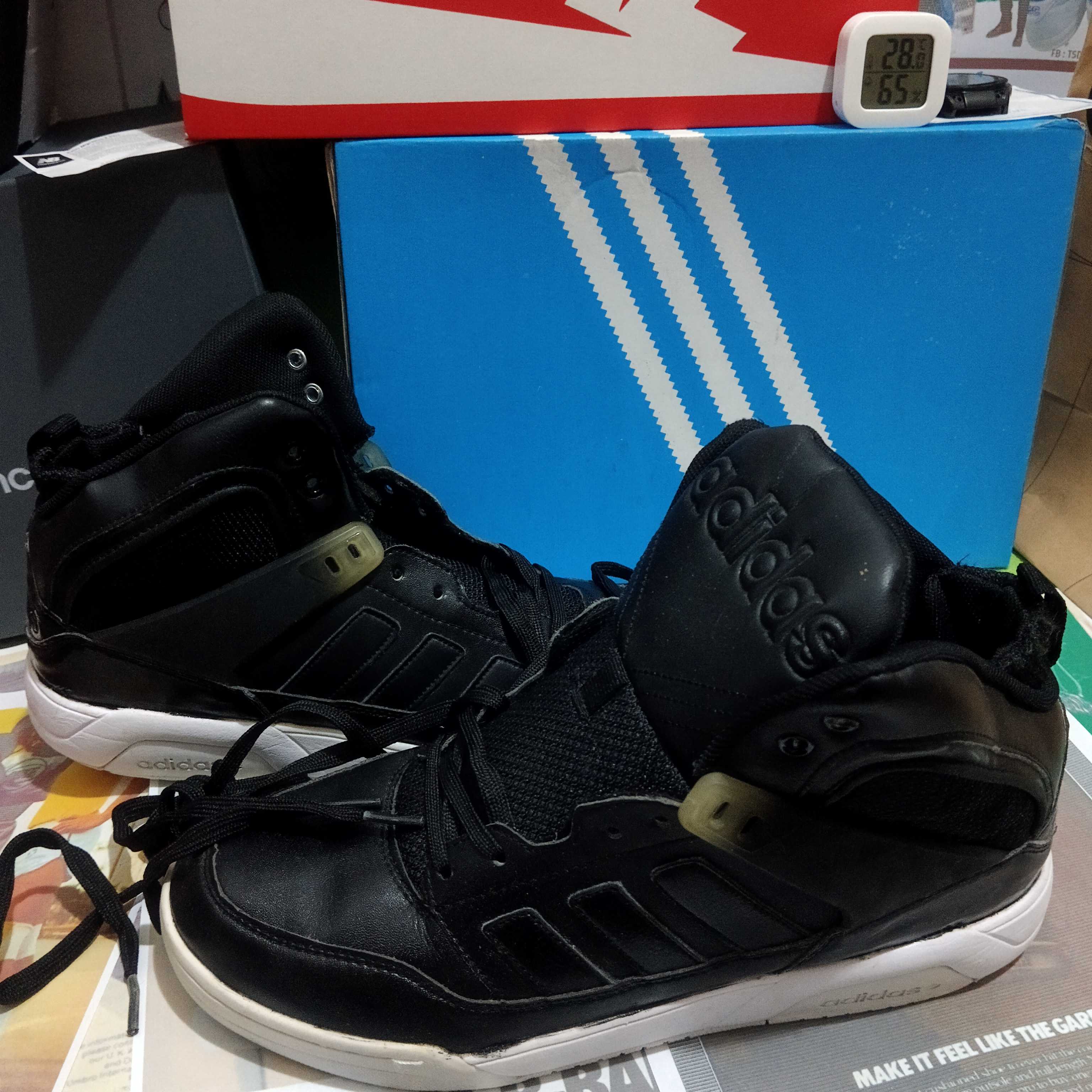 Adidas Hi Top Black / 42 
