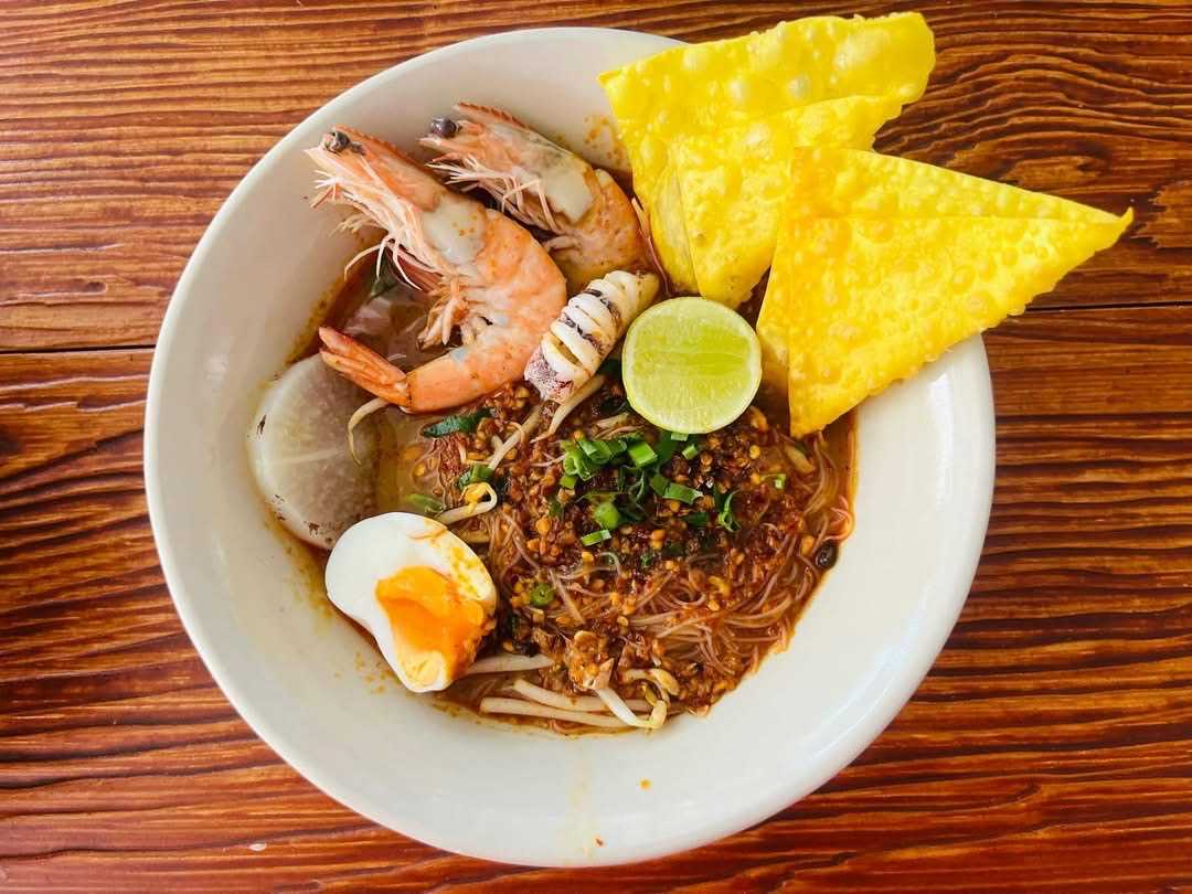 ก๋วยเตี๋ยวต้มยำทะเล (ร้านก๋ยวเตี๋ยวเรือ by พี่แอน)