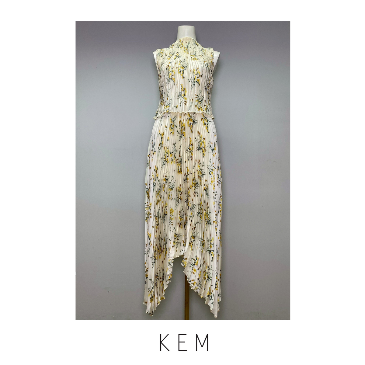 Wela set (Top & Skirt) - Cream Floral