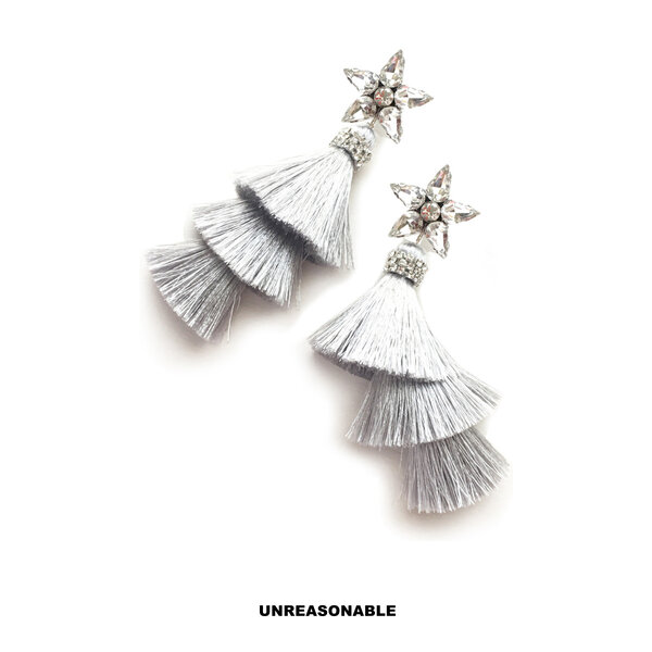 ต่างหูพู่คริสตัลดาว สีเงิน น้ำหนักเบา UA0481-03 Unreasonable Accessories
