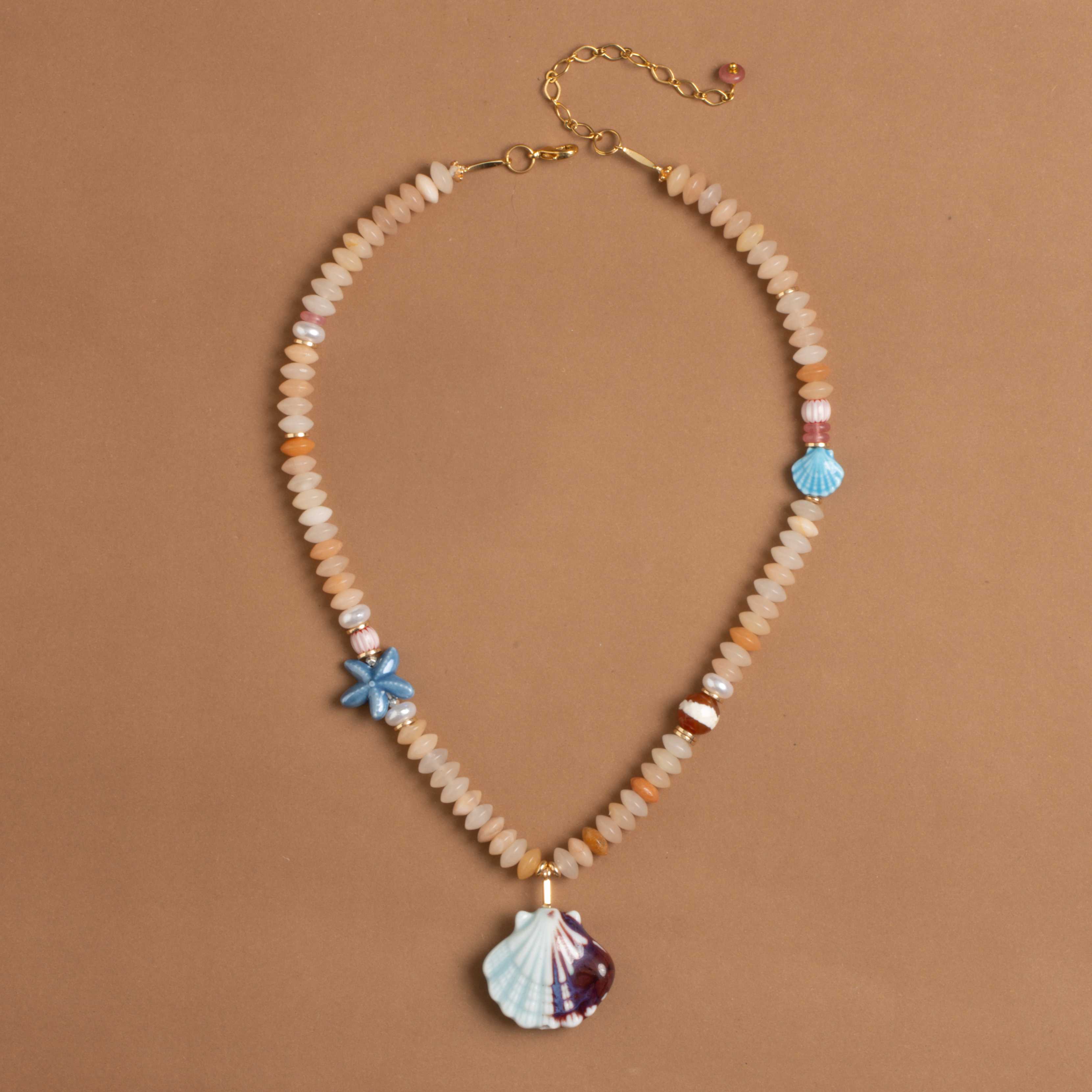 BLUE SHELL PEACH MIX NECKLACE