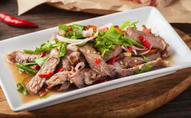 ยำเนื้อ  Roasted Beef Spicy Salad