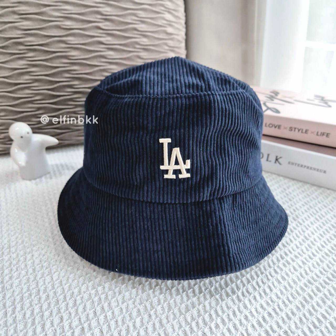 MLB Corduroy Bucket Hat  หมวกปีกกว้าง หมวกบักเก็ต ผ้าลูกฟูก สีดำ สีกรม