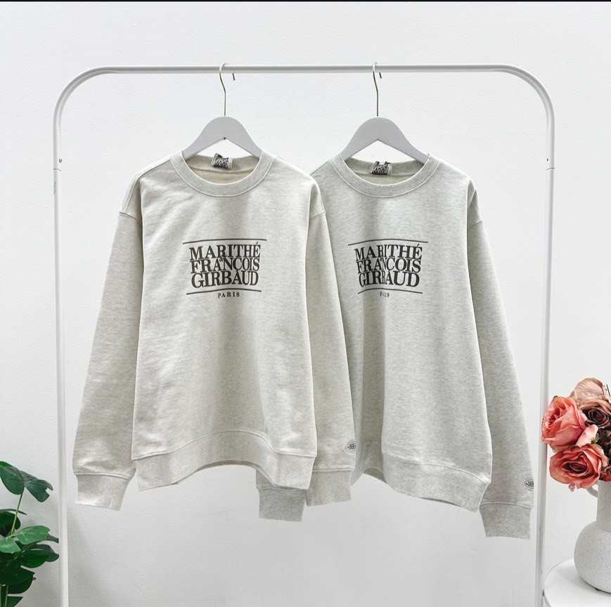 พร้อมส่ง Marithe Classic Logo Sweatshirt