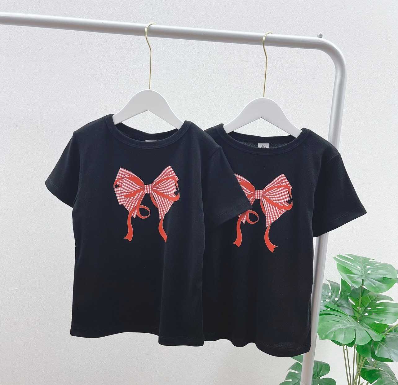Ronron DOUBLE RIBBON SLIM CROP T SHIRT BLACK RED