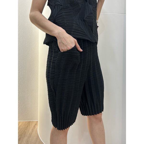 (กดรับคูปอง)CLEARANCE SALE!! ยาว 19.5 นิ้ว 2MUAY รุ่น GM7648 กางเกงอัดพลีท DOUBLE PLEATED SHORT P...