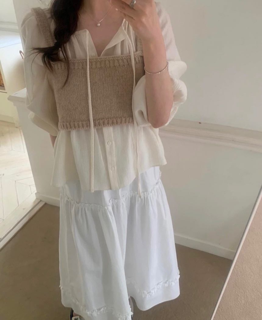 PTY Juju String Blouse 🇰🇷💯korea Pre-order ประมาณ 15 วัน)  เสื้อค้อต้อนเนื้อบางนุ่ม ดีเทลผูกเชือก