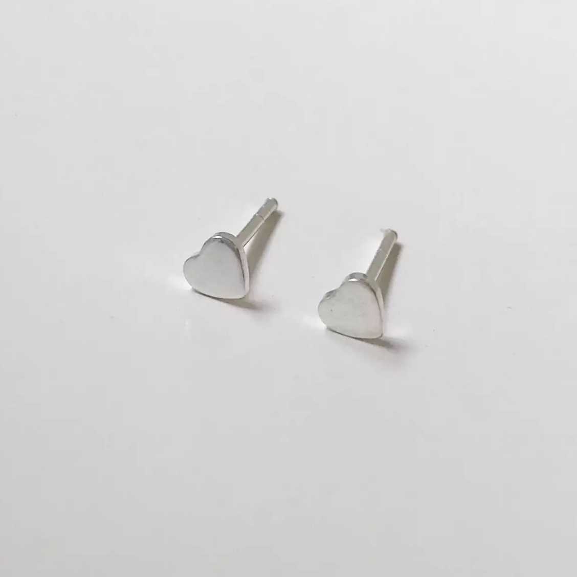 Winterwinter Jewelry Silver925 : ต่างหูเงินแท้ ต่างหูจิ๋วรูปหัวใจ