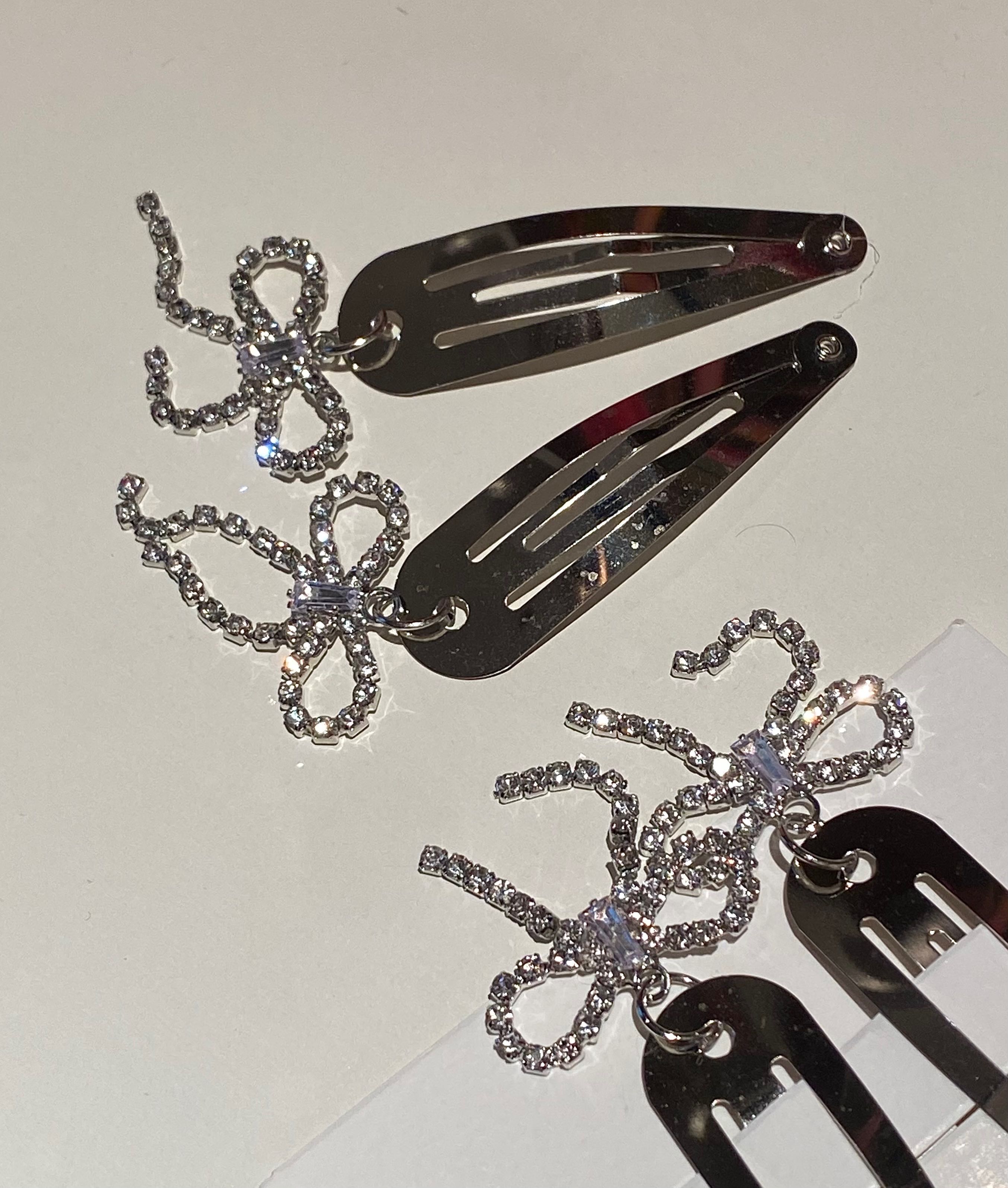 bow glittering hairclips🪩🤍🎀💫