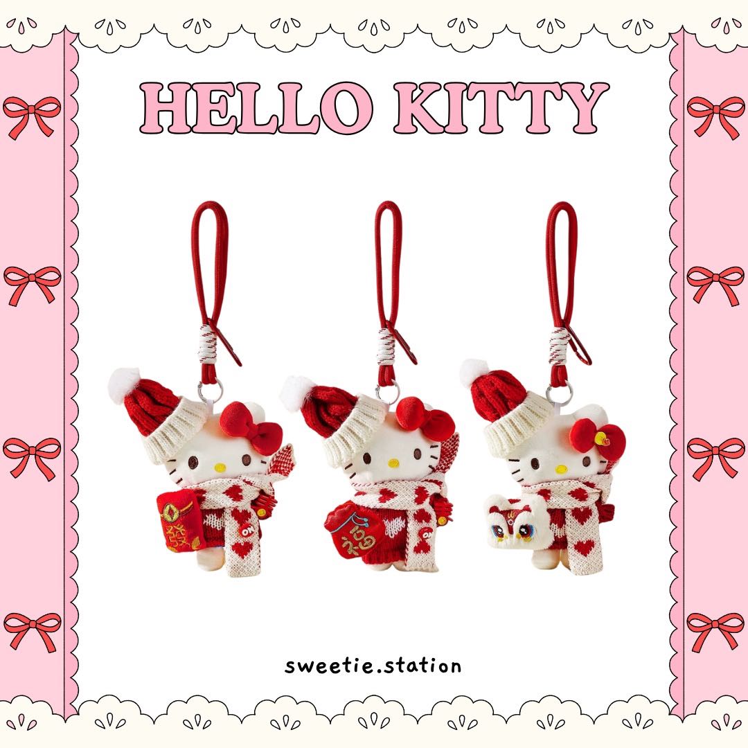 (พรีออเดอร์) พวงกุญแจ Kitty CNY 2026-ผ้าพันคอหัวใจ