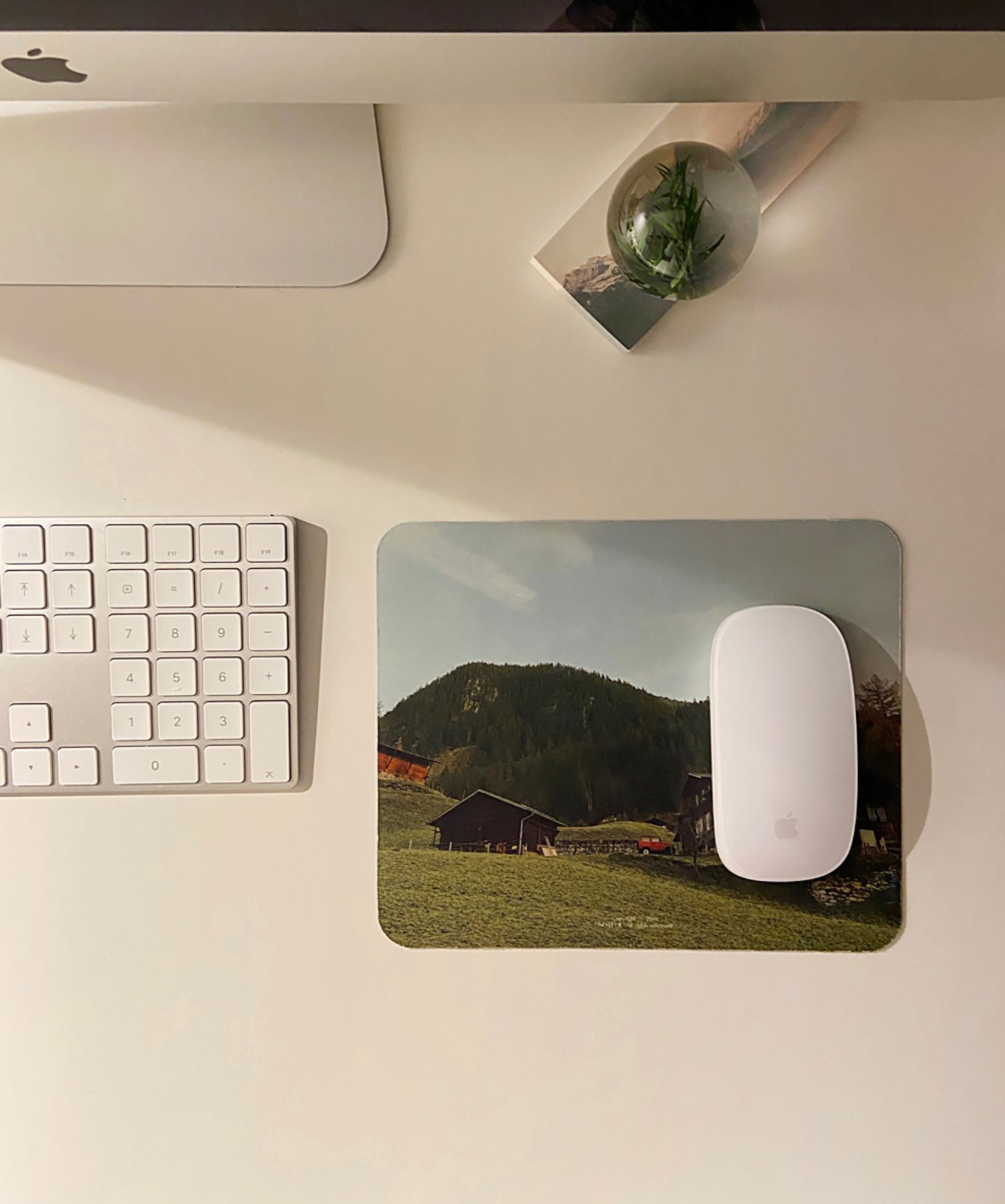 (พร้อมส่ง) Red car mousepad