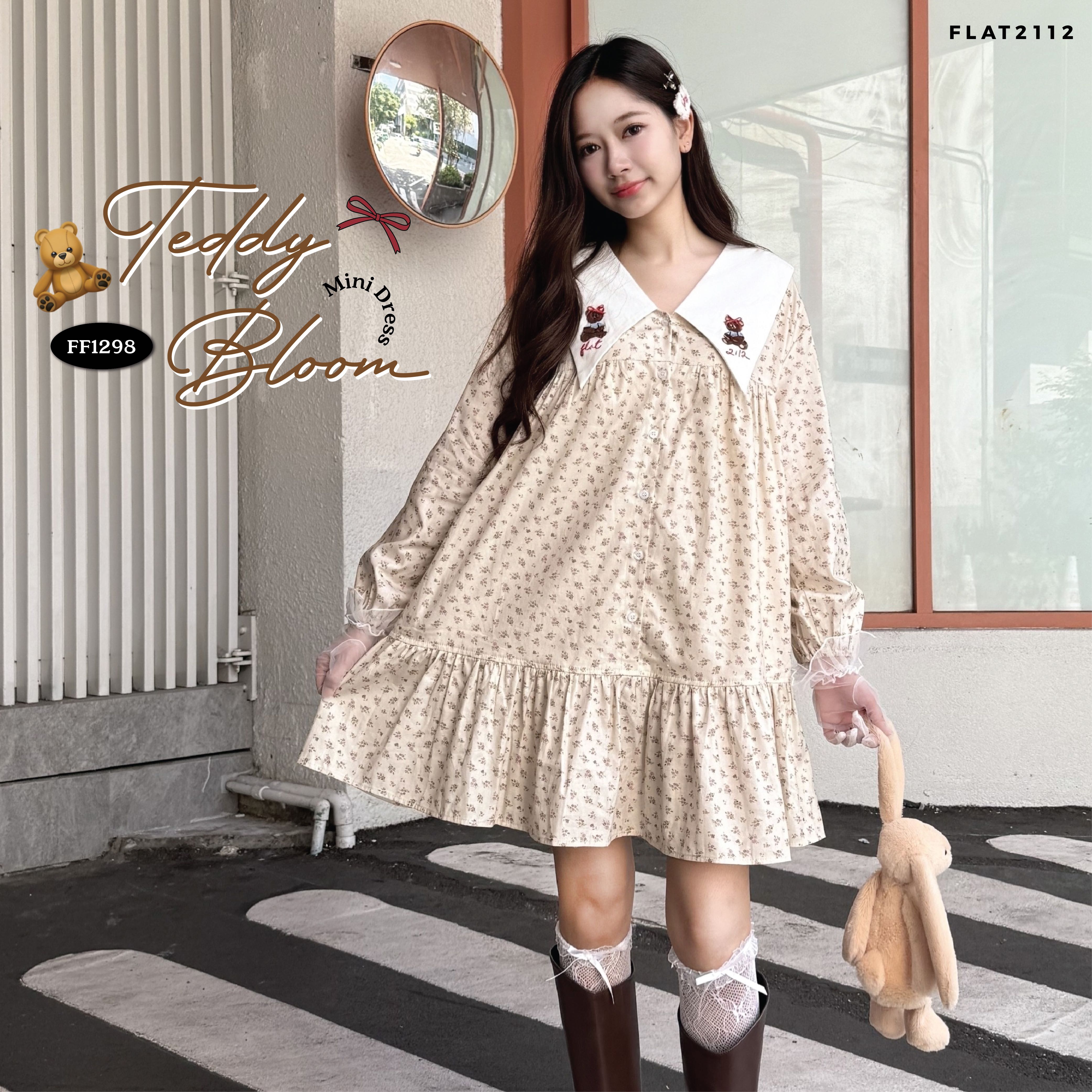 FLAT2112 : TEDDY BLOOM MINI DRESS มินิเดรสผู้หญิง ลายดอกไม้ คอปกปักหมีโบว์แดง ใส่ไปคาเฟ่ (FF1298)