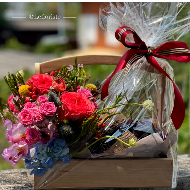 กระเช้าผลไม้ ของขวัญ Elegant Grace 8
