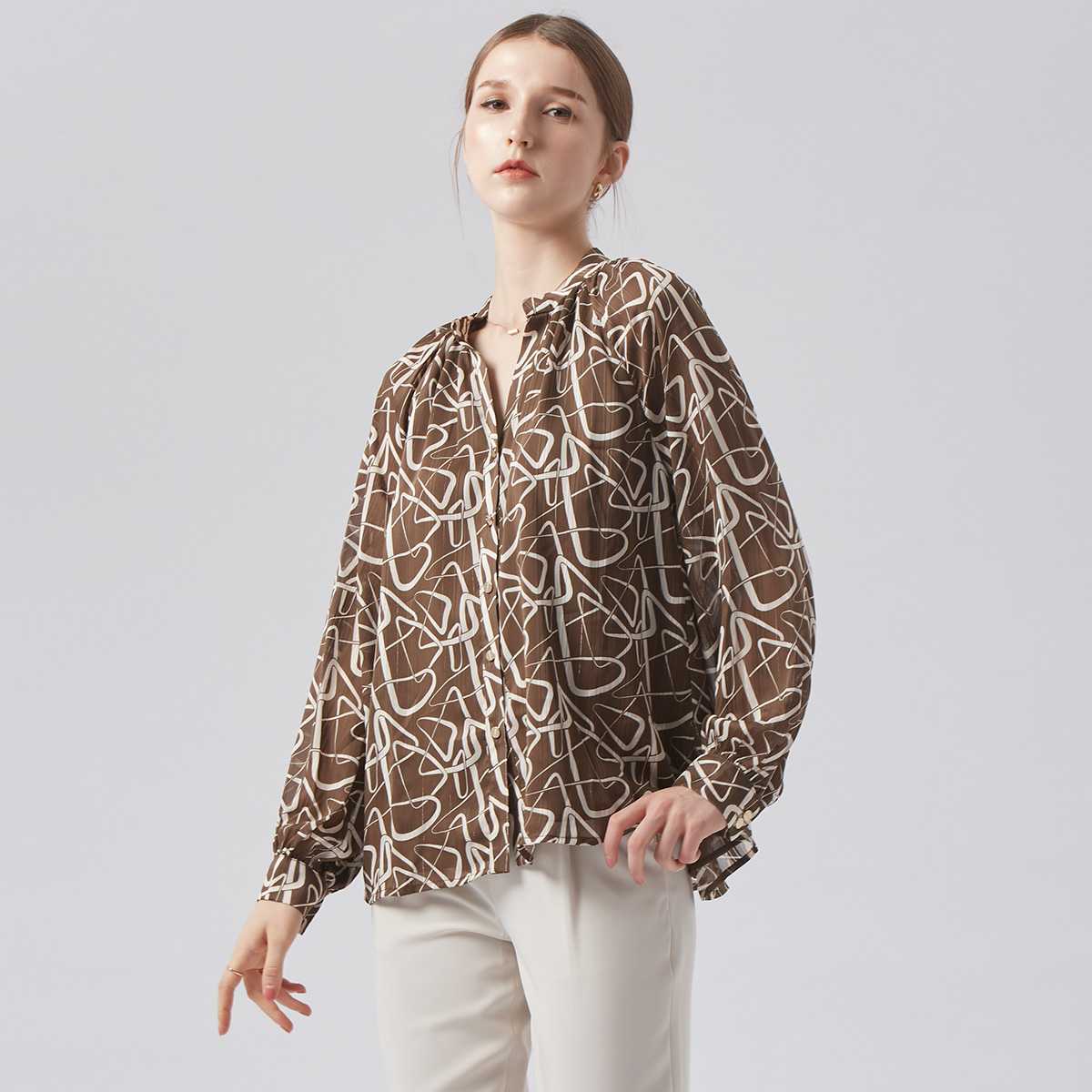เสื้อเบลาส์ลายจีโอเมตริก | Abstract Geometric Print Blouse | 04919