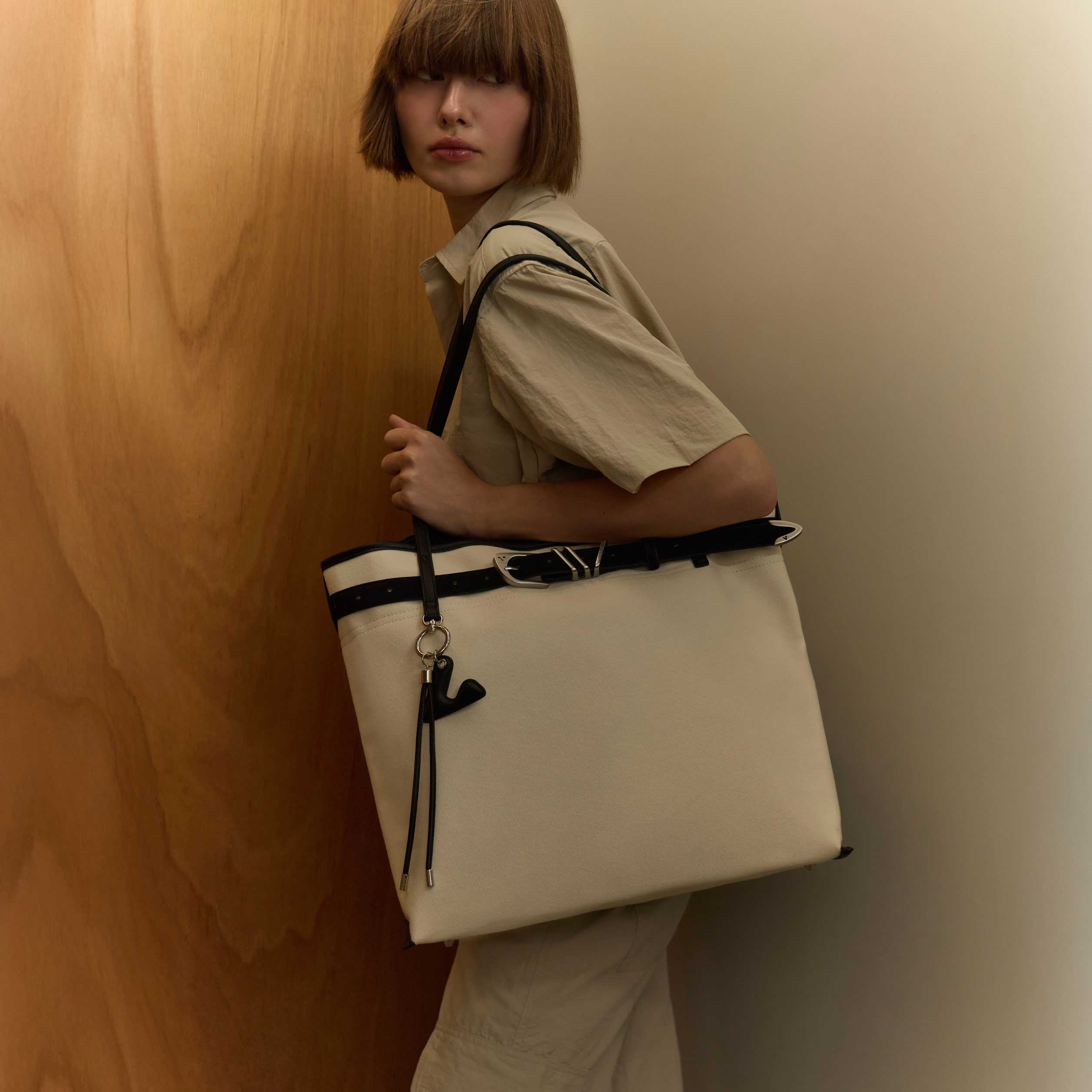 Porcelain V Define Carryall Tote