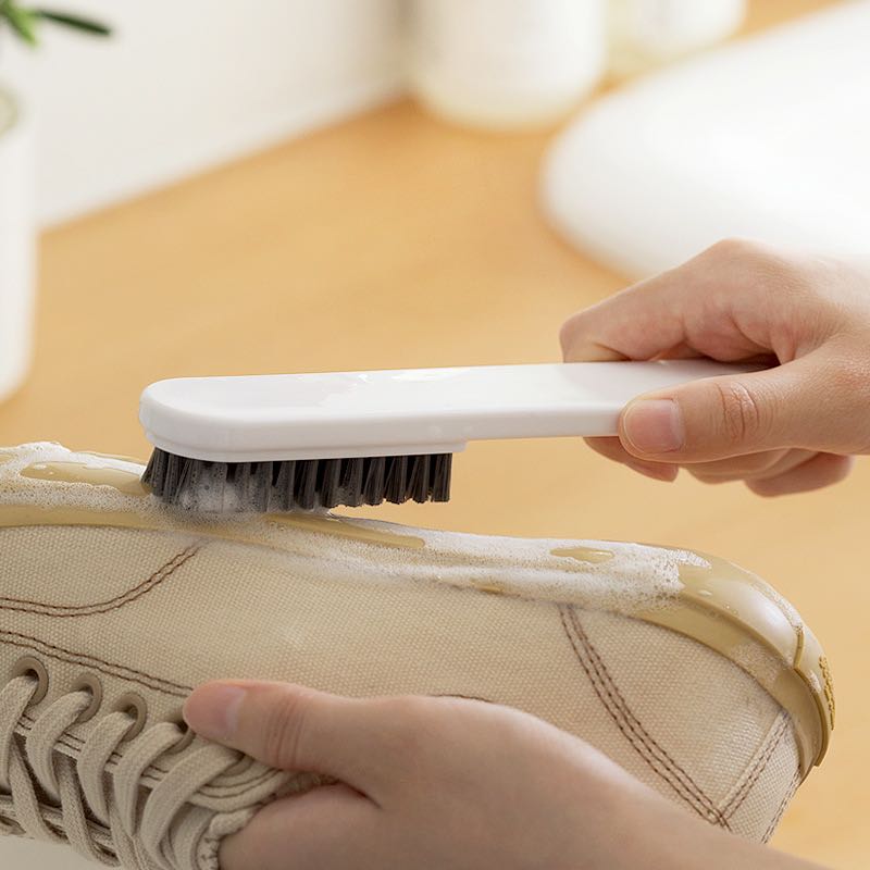Shoe brush : แปรงขัดรองเท้าด้ามยาว