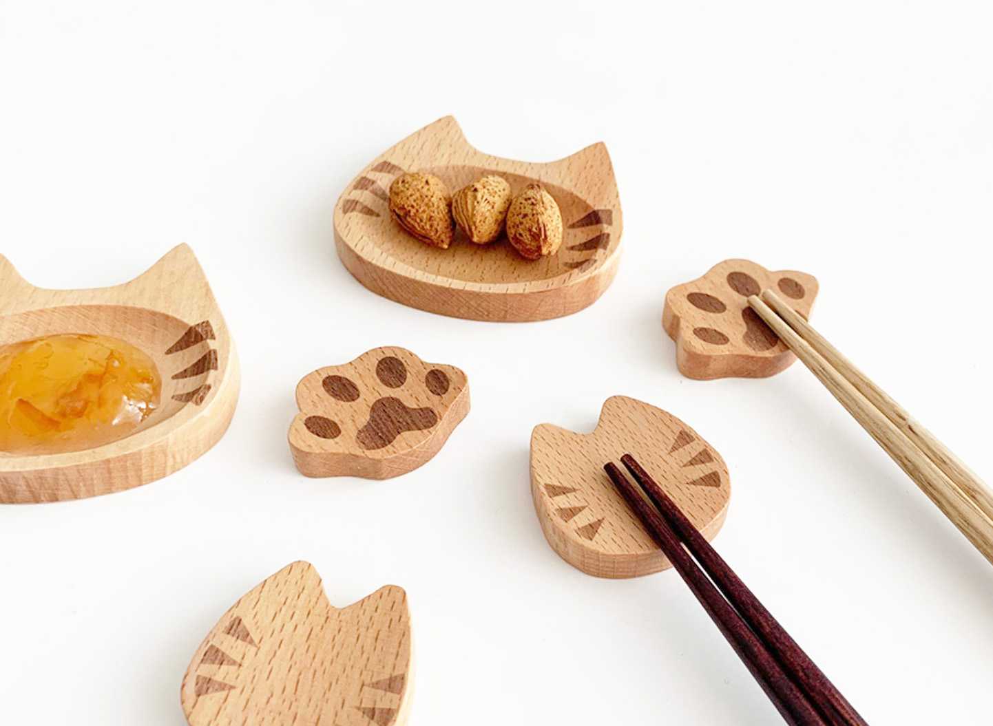 Wooden cat holder : ที่วางตะเกียบ ถ้วยซอส ไม้แท้ รูปแมว