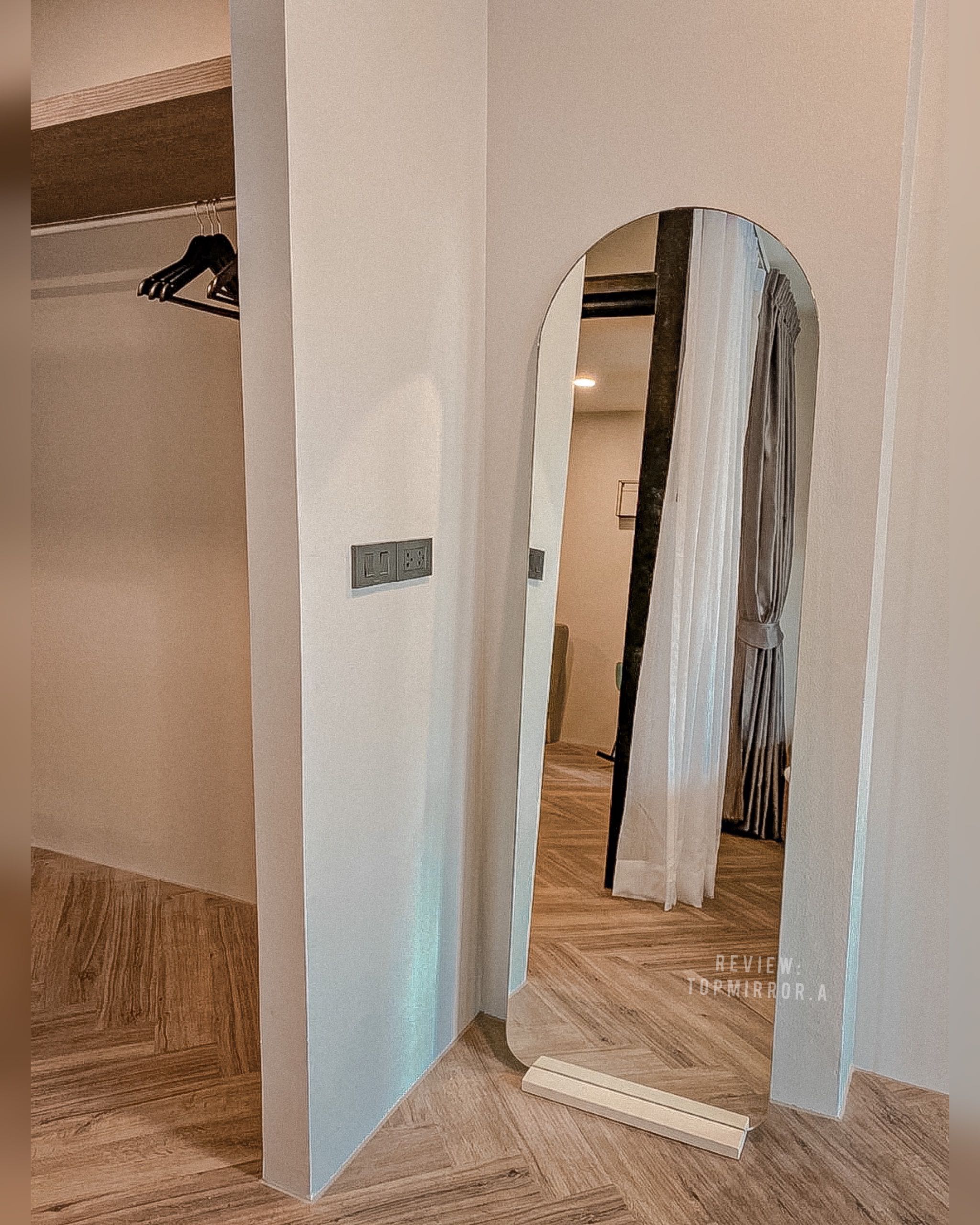 Rounded Door หัวโค้ง-มนมุมล่าง 50x160 ซม. (แถมฟรีฐานไม้)