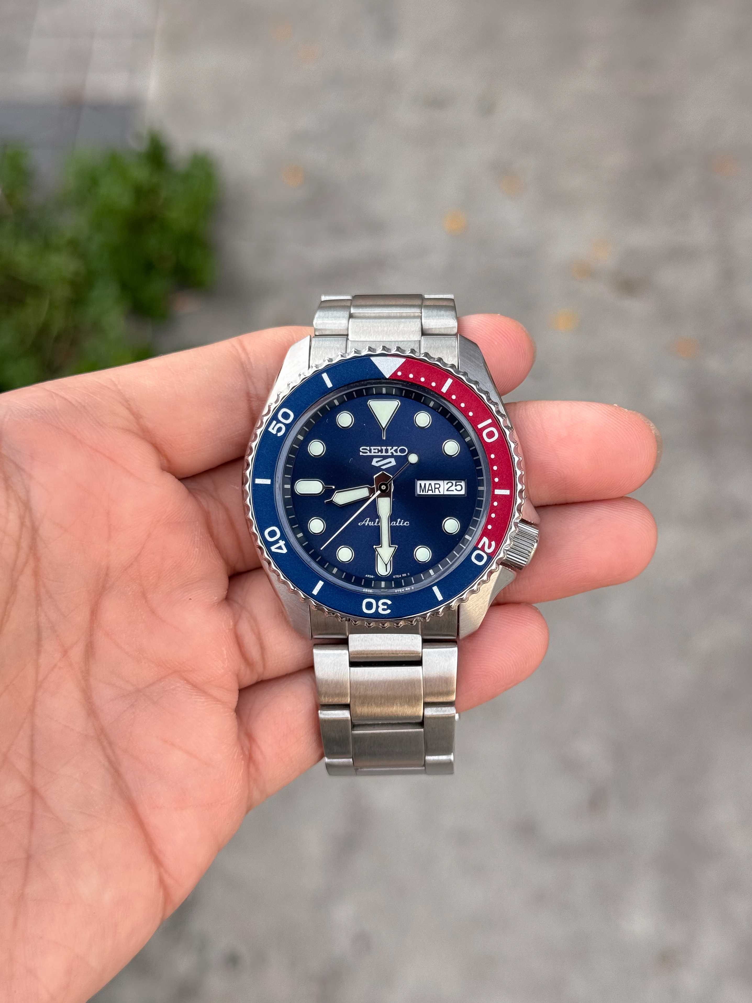 Seiko 5 Sport Automatic Day-Date King Size Pepsi