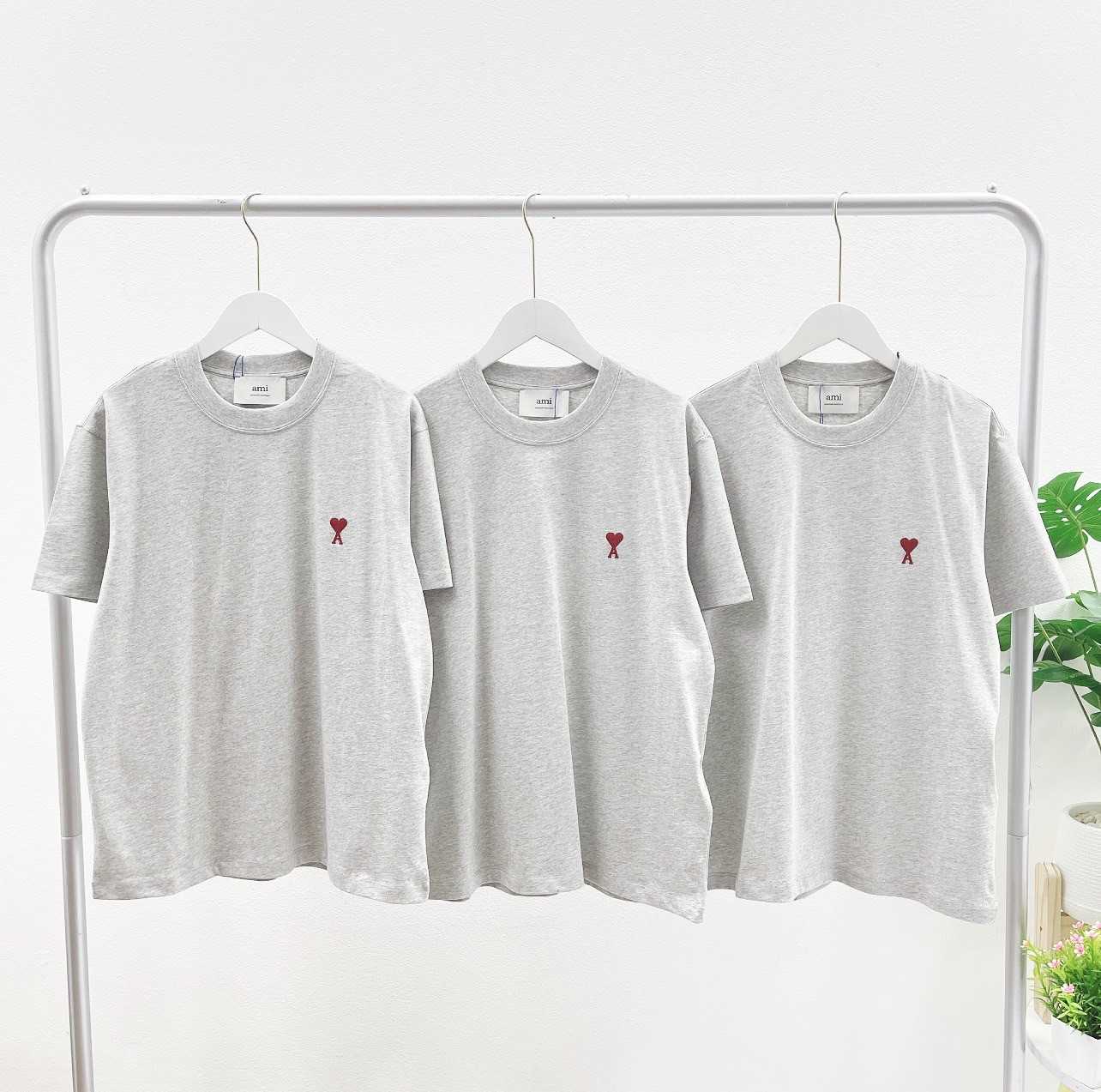 Ami Paris T-Shirt (Grey) ทรงปกติ