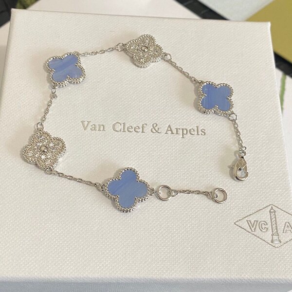 สร้อยแขน Van clef