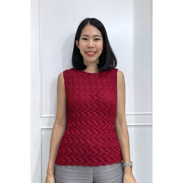 2MUAY รุ่น ZZ10308 เสื้อผู้หญิง เสื้อพลีทคุณภาพ สีแดง FREE SIZE SLEEVELESS PLEAT TOP