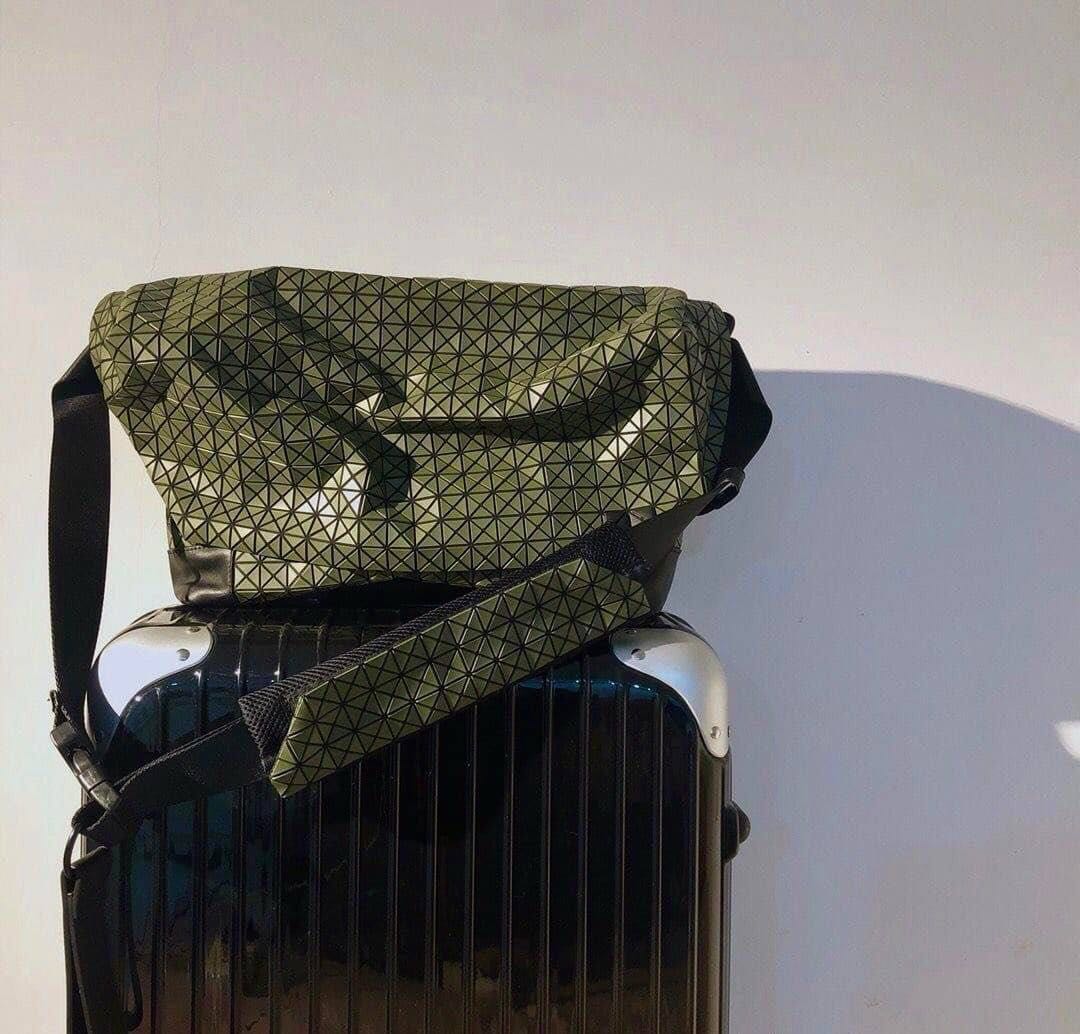SLING BAG