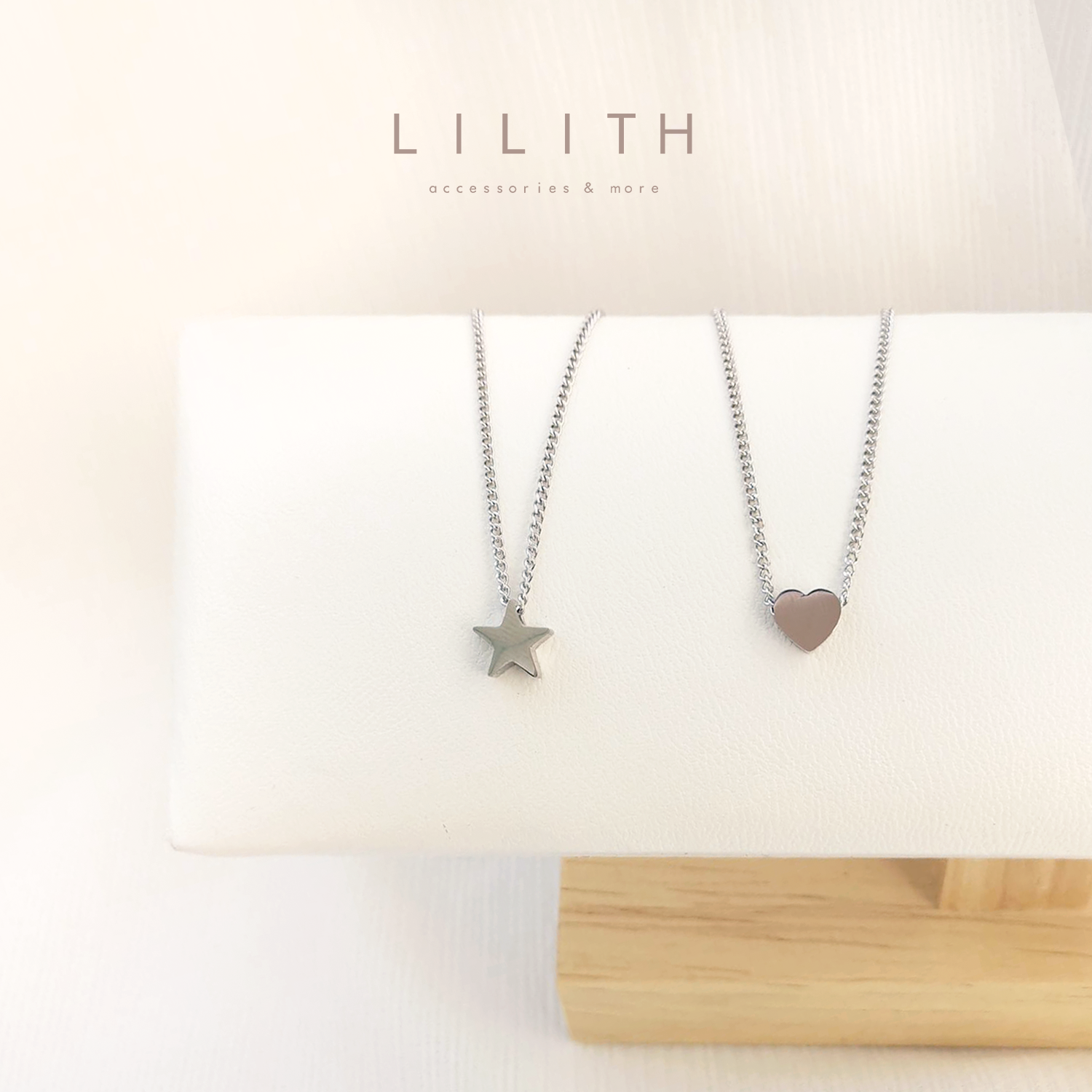 Lilith - Minimal  Necklace