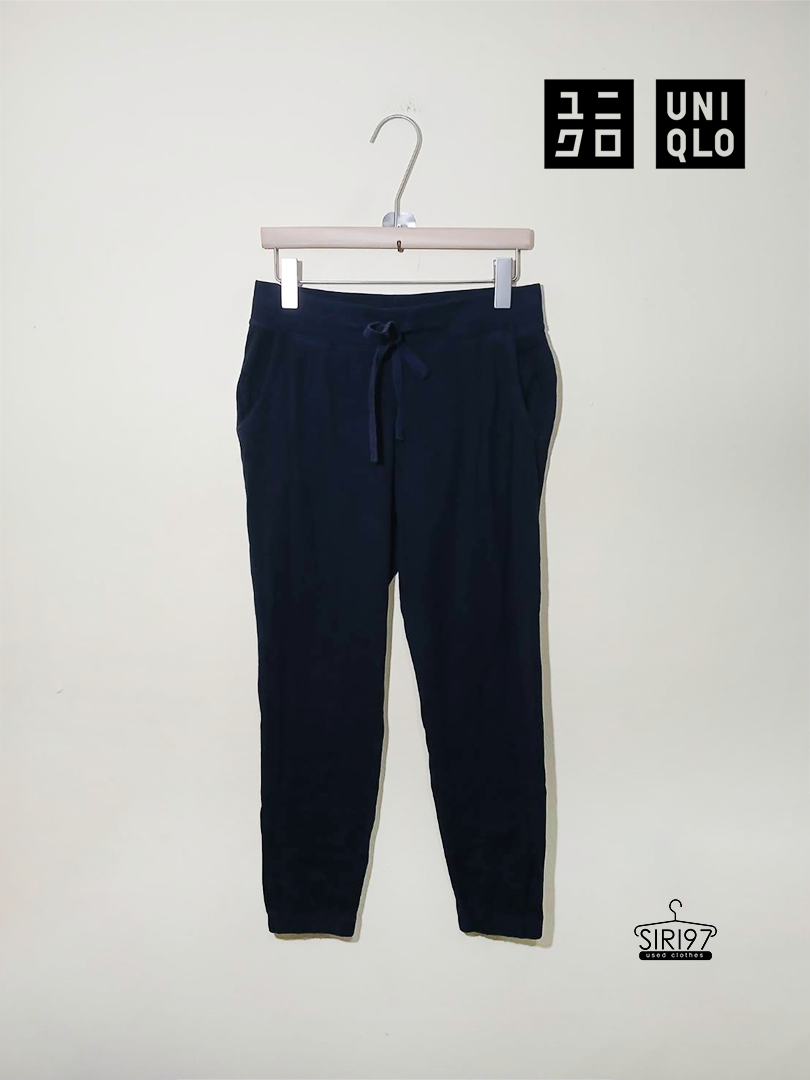 กางเกงขายาว Uniqo ขาจั้ม สีกรมท่า สภาพ80% มีสีดรอปลง มีกระเป๋า2ข้าง