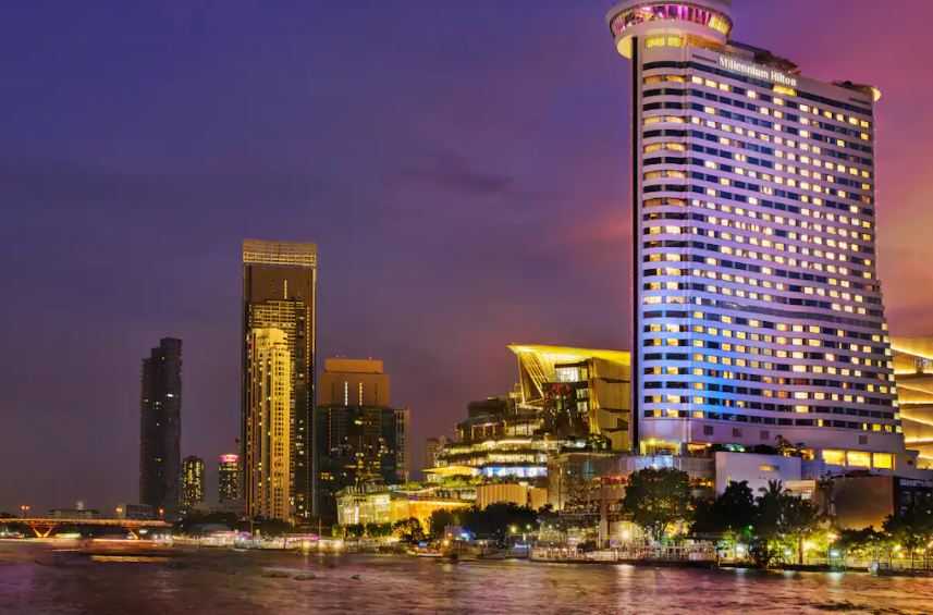 Millennium hilton bangkok กรุงเทพ ห้อง Executive พร้อมอาหารเช้า และ Lounge Access สำหรับ 2 ท่าน