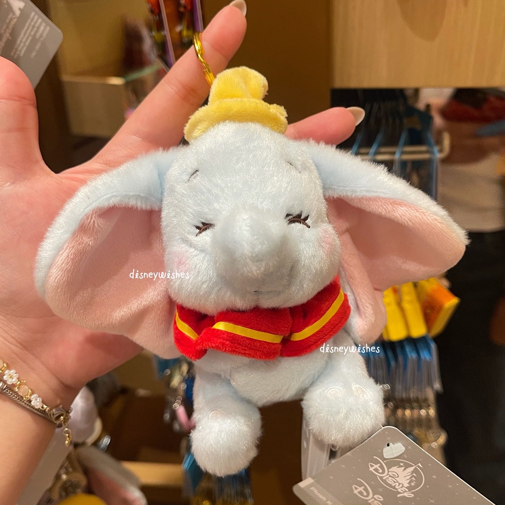 พร้อมส่งที่ไทย : พวงกุญแจ Dumbo 🇭🇰 HK Disneyland