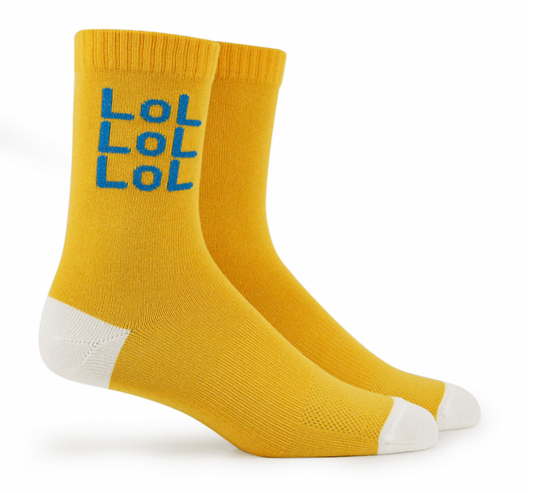 ถุงเท้าข้อยาวแนวสตรีท LOL Knit