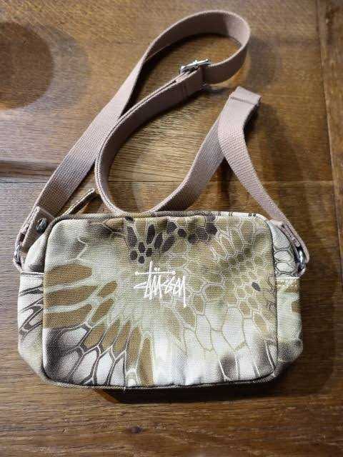 (สินค้าPREORER15-20days)  Stussy side pouch bag new with tag