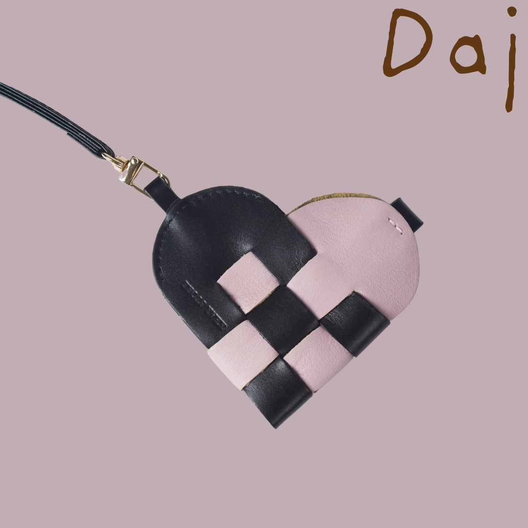 Daj - Black pink