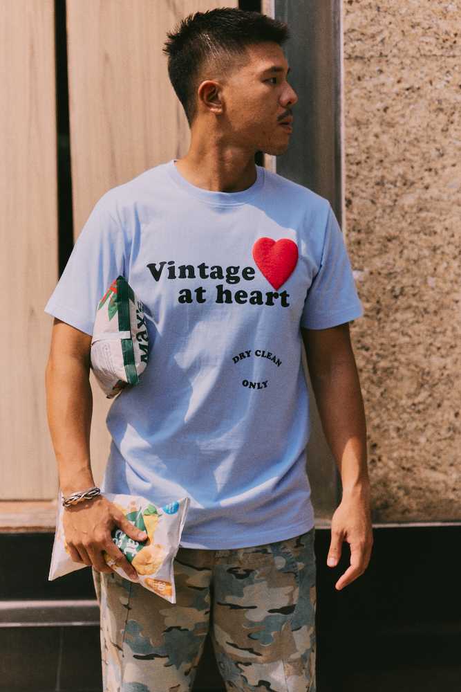 DCO VTG AT HEART TEE ( BABY BLUE )