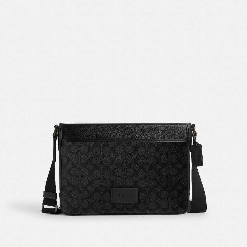 Coach CV761 District Crossbody (QBMI5) กระเป๋าสะพายข้างผู้ชาย สี Qb/Charcoal/Black