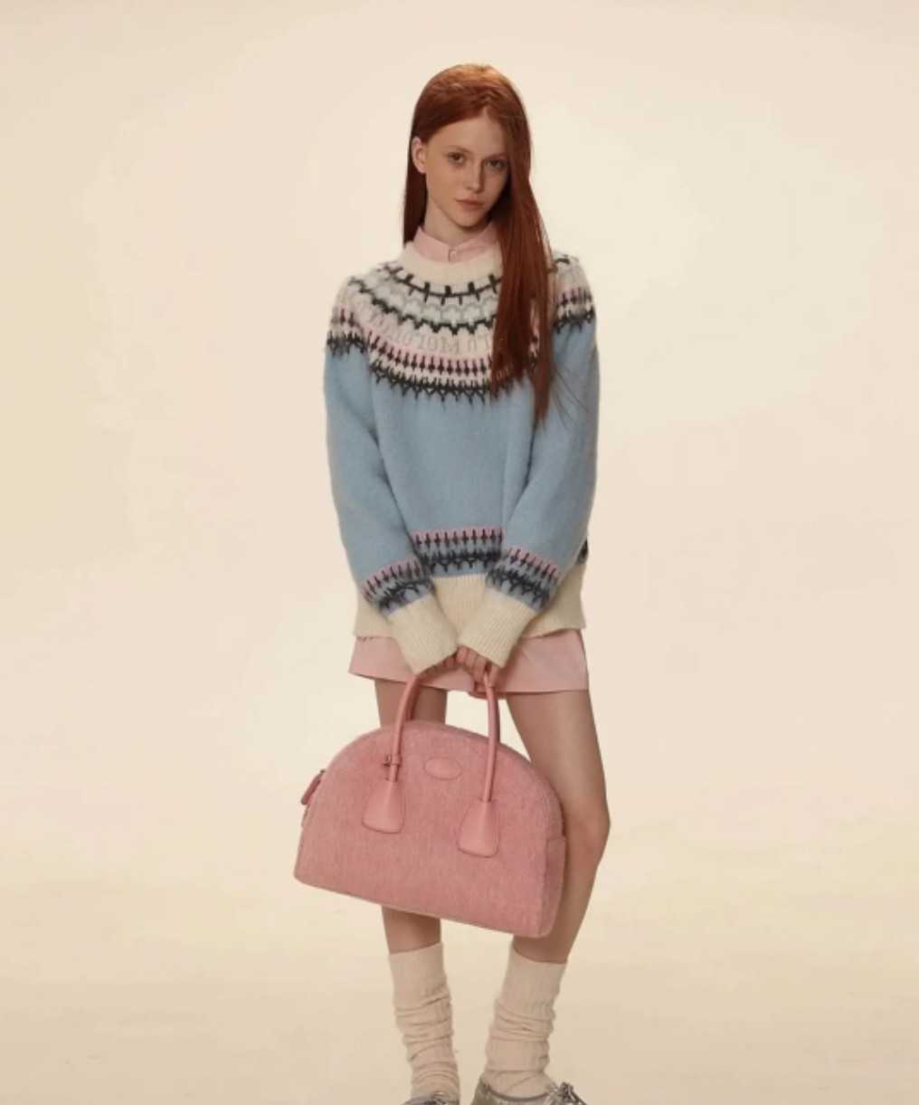 เสื้อแขนยาวทอลาย