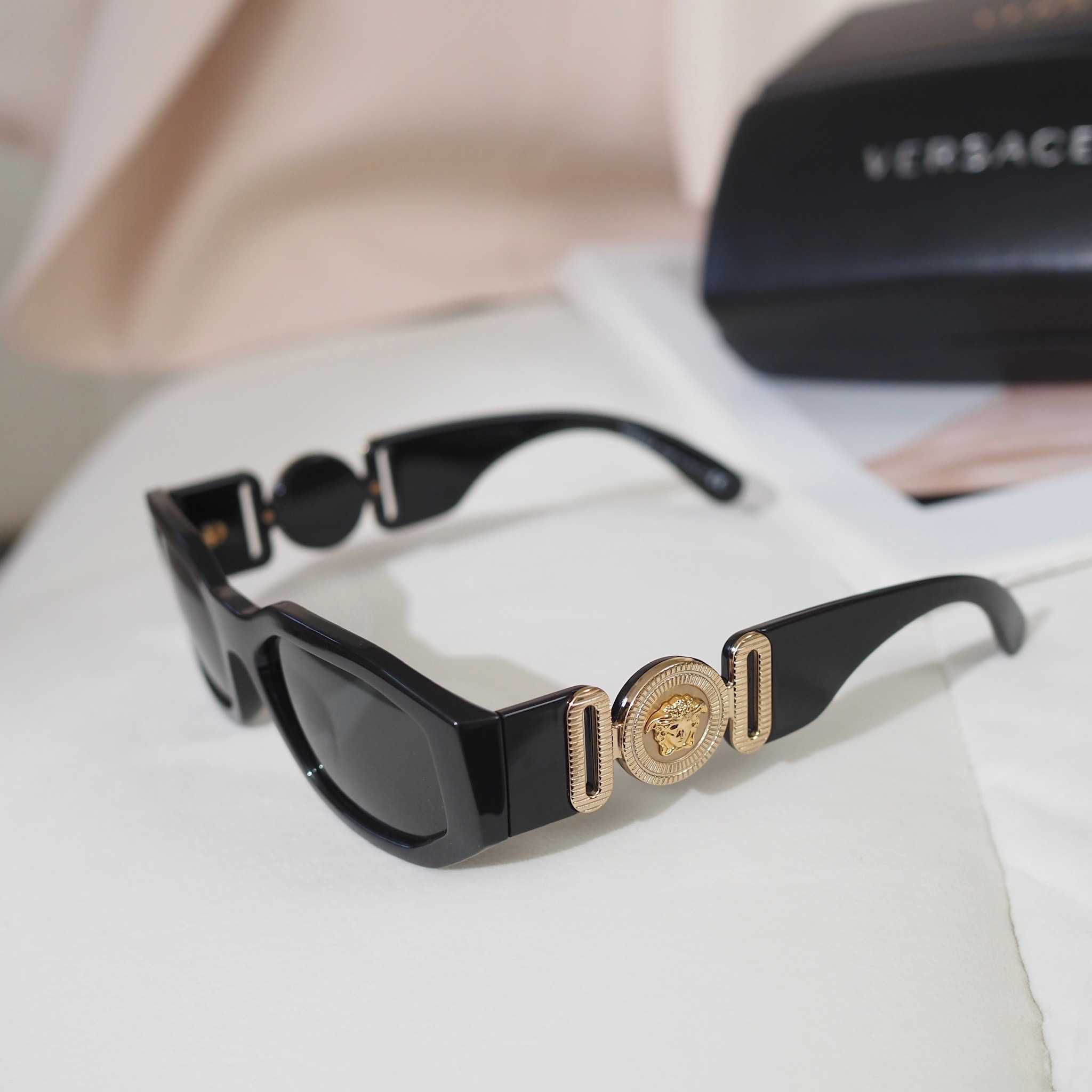 📍LIKE NEW📍VERSACE Medusa Biggie Sunglasses สี Black | ACC