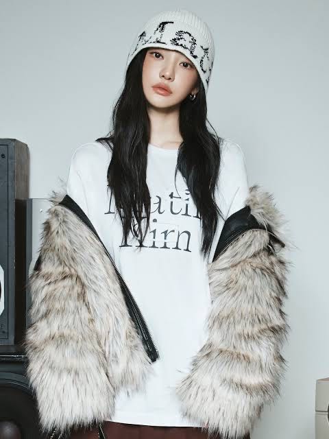 พร้อมส่ง แท้ Matin kim logo cracked bucket หมวกไหมพรมคอลใหม่ x ningning