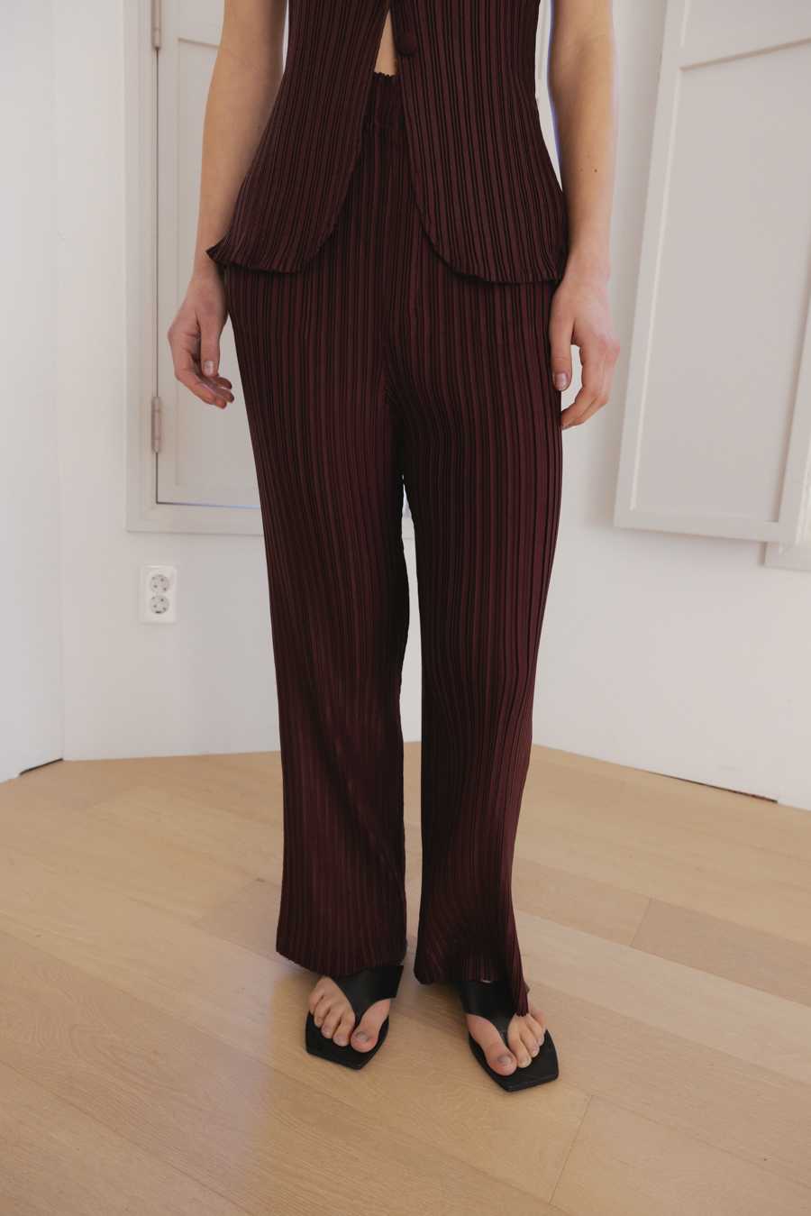 GD200 - denim pleated pants